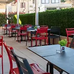 Ibis Cap Martin Menton 3* ロクブリュヌ＝カップ＝マルタン